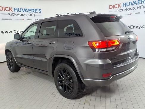 Used 2019 Jeep Grand Cherokee Altitude AWD/4WD image 6