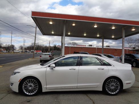 Used 2013 Lincoln MKZ image 8