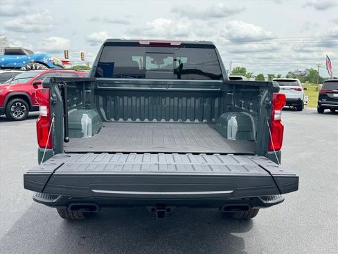 Used 2025 Chevrolet Silverado 1500 LT Trail Boss w/ Convenience Package II AWD/4WD image 10