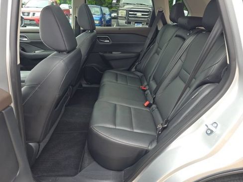 Used 2021 Nissan Rogue SL w/ Premium Package AWD/4WD image 12