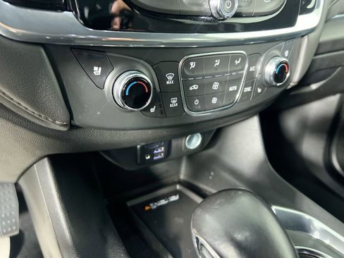 Used 2022 Chevrolet Traverse High Country image 28