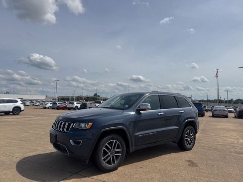 Used 2020 Jeep Grand Cherokee Limited AWD/4WD image 9