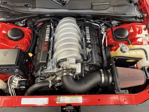 Used 2009 Dodge Challenger SRT8 w/ SRT Option Group II RWD image 33