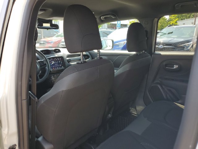 Certified 2022 Jeep Renegade Altitude AWD/4WD image 13