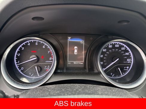 Used 2019 Toyota Camry SE image 8