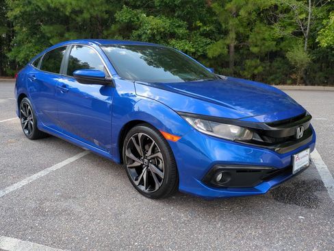 Used 2021 Honda Civic Sport image 2