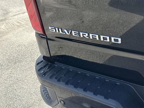 Used 2023 Chevrolet Silverado 1500 ZR2 image 29