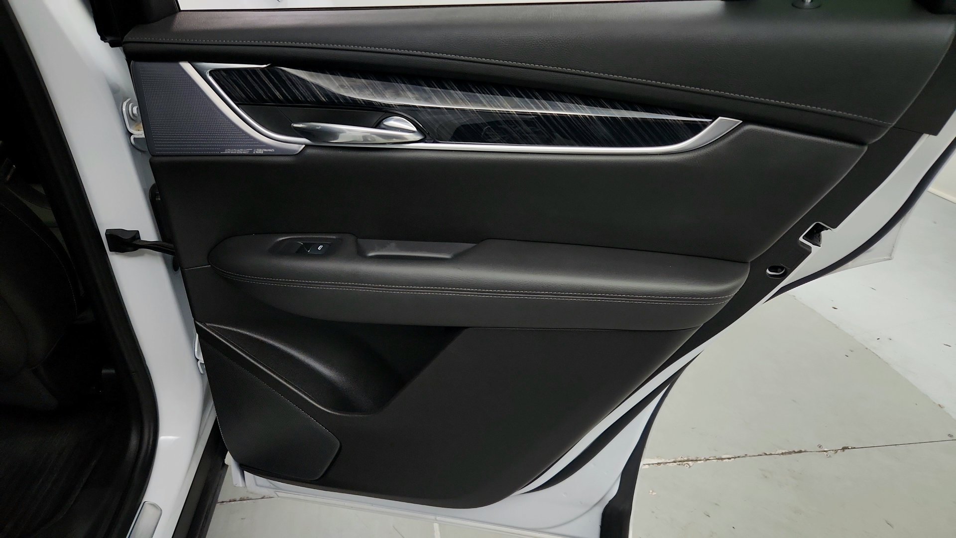 Used 2024 Cadillac XT6 Premium Luxury w/ LPO, Floor Liner Package FWD image 24