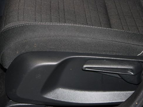 Certified 2025 Honda HR-V LX image 13