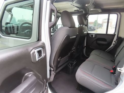 Used 2024 Jeep Wrangler Unlimited Rubicon AWD/4WD image 18