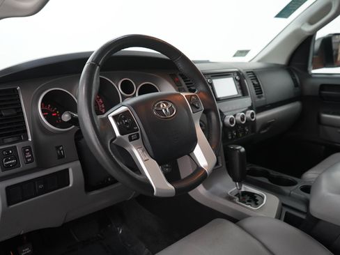 Used 2017 Toyota Sequoia SR5 w/ Premium Package AWD/4WD image 26