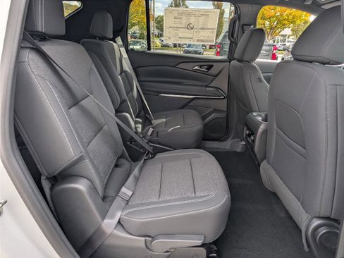 New 2026 Chevrolet Traverse LT image 8