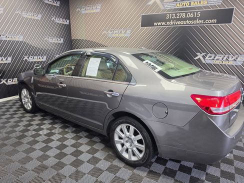 Used 2010 Lincoln MKZ FWD image 6