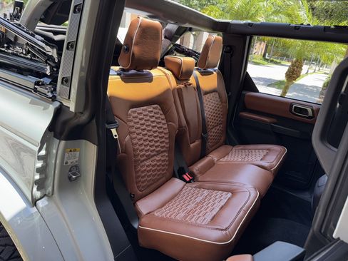 Used 2024 Ford Bronco Outer Banks AWD/4WD image 39
