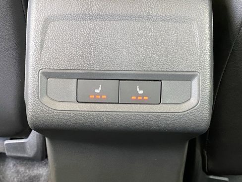 Certified 2025 Volkswagen Jetta SEL FWD image 32