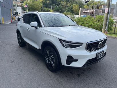 Certified 2025 Volvo XC40 B5 Core