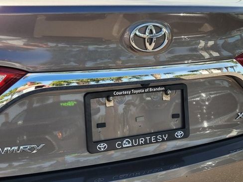 Used 2017 Toyota Camry XLE image 9