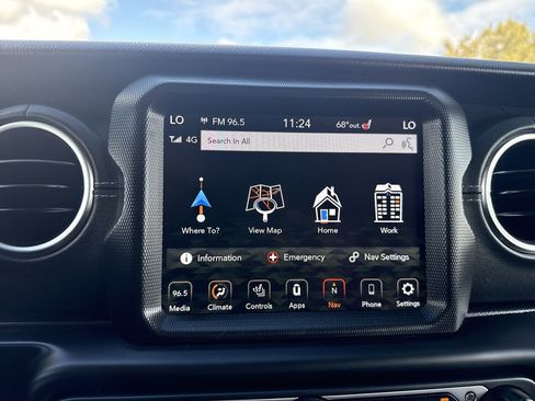 Used 2021 Jeep Wrangler Unlimited Sahara w/ Uconnect 4C Nav & Sound Group image 13