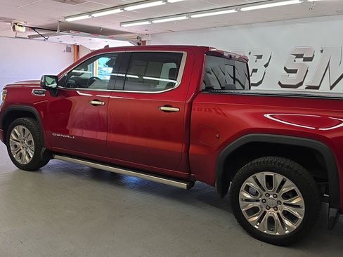 Used 2021 GMC Sierra 1500 Denali w/ Denali Ultimate Package AWD/4WD image 3
