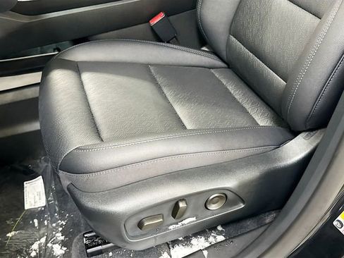 New 2026 Chevrolet Equinox LT w/ Convenience Package II image 21