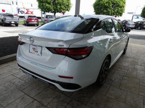 Used 2025 Nissan Sentra SR w/ SR Premium Package image 7