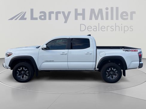 Used 2022 Toyota Tacoma TRD Off-Road AWD/4WD image 2