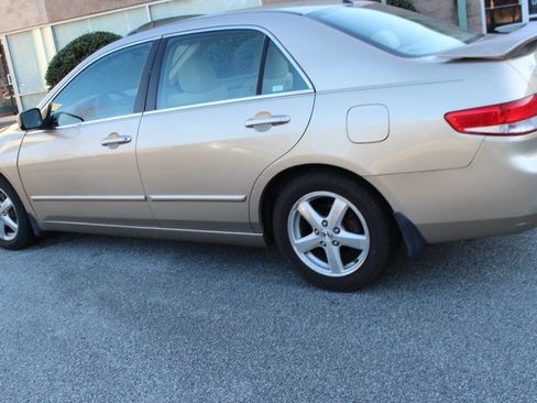 Used 2004 Honda Accord EX image 32