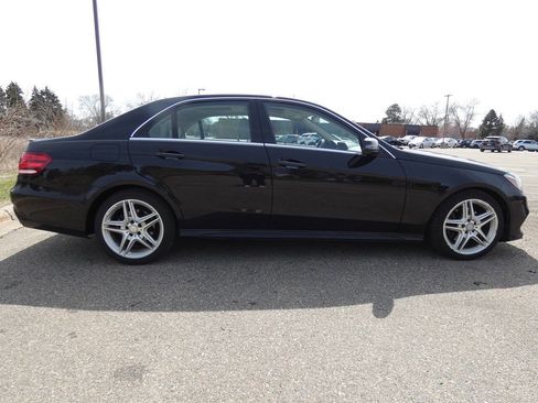 Used 2014 Mercedes-Benz E 350 4MATIC Sedan image 9