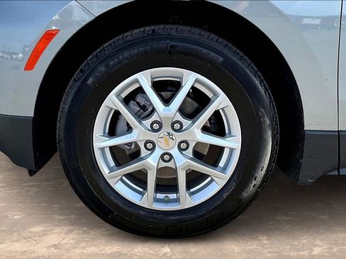 Used 2024 Chevrolet Equinox LT image 36