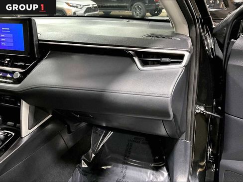 Certified 2024 Toyota Corolla Cross LE image 19