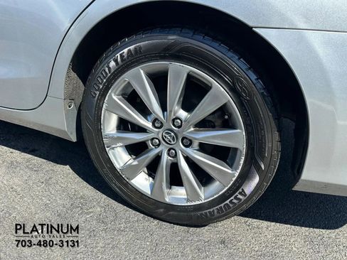 Used 2015 Toyota Camry XLE w/ Moonroof Package image 21