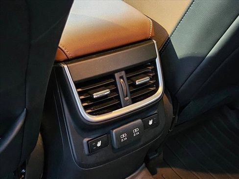 Used 2022 Subaru Outback Touring AWD/4WD image 18
