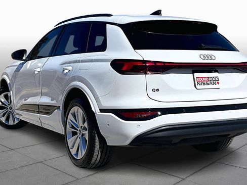 Used 2025 Audi Q6 e-tron Premium w/ Convenience Package image 12