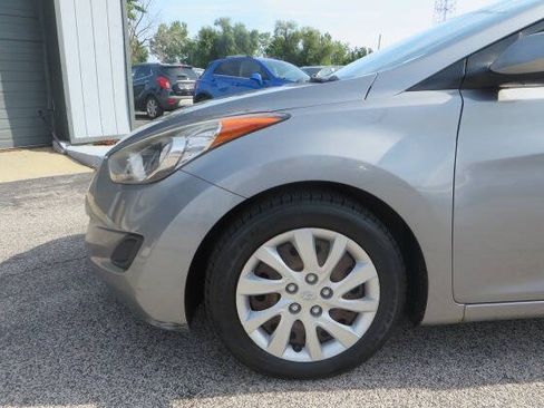 Used 2012 Hyundai Elantra GLS FWD image 40