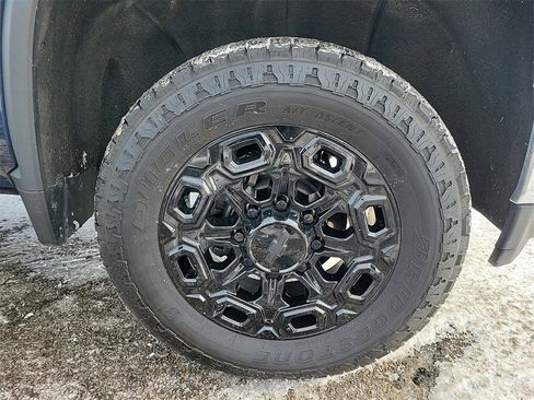 Used 2022 Chevrolet Silverado 2500 LT w/ Convenience Package image 5