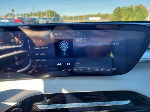 Used 2026 Buick Enclave Avenir w/ Super Cruise Package AWD/4WD image 14