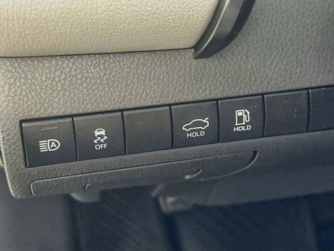 Used 2020 Toyota Camry LE FWD image 23