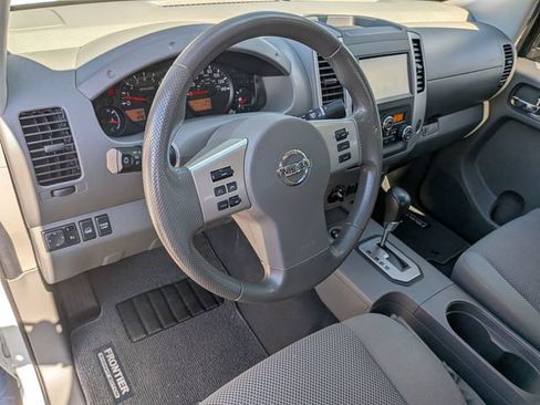 Used 2020 Nissan Frontier SV w/ Midnight Edition Floor Mats AWD/4WD image 10