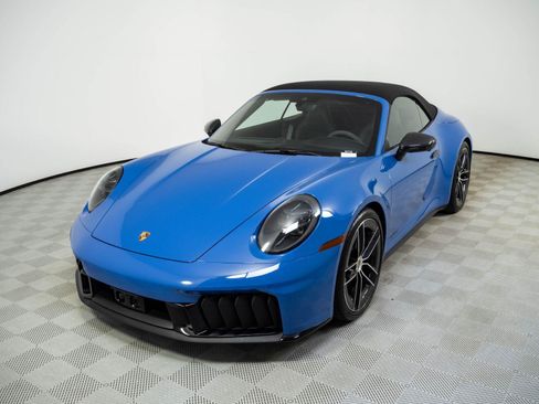 Certified 2025 Porsche 911 Carrera 4 GTS AWD/4WD image 32