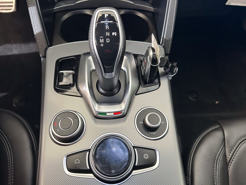 New 2025 Alfa Romeo Stelvio Sprint w/ Convenience Package AWD/4WD image 36