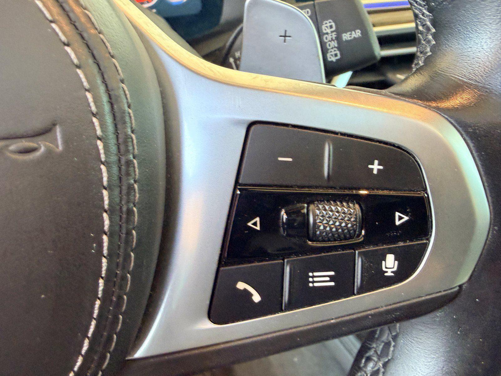 Used 2022 BMW X7 M50i w/ Cold Weather Package AWD/4WD image 17