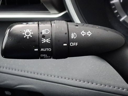 Used 2021 Toyota Highlander XLE image 28