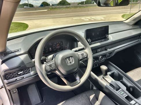 Used 2025 Honda Accord SE image 15