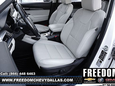 Used 2022 Kia Telluride EX w/ EX Premium Package image 9