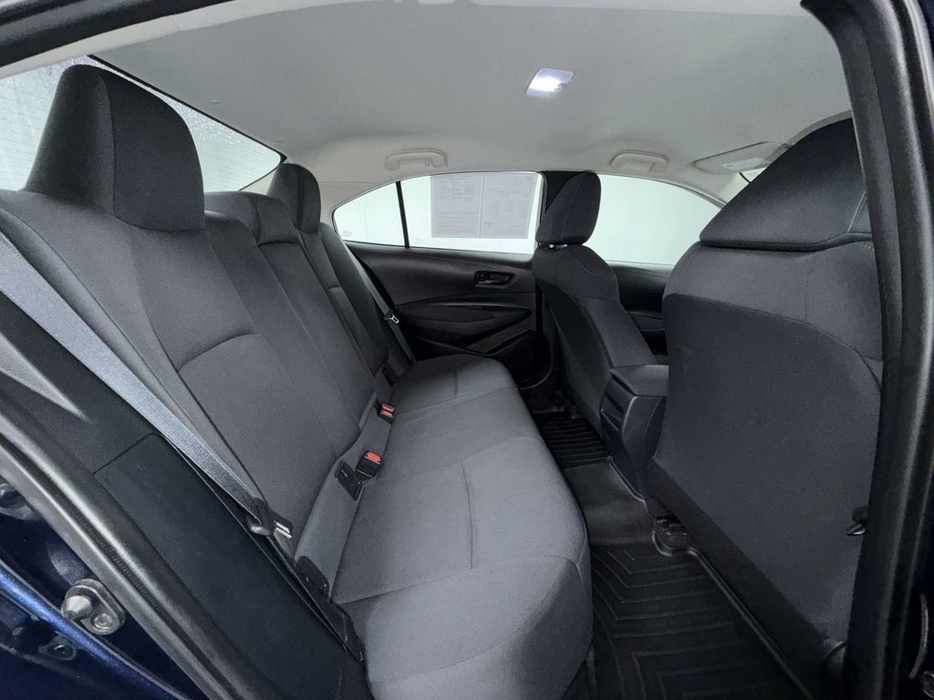 Used 2022 Toyota Corolla LE w/ LE Convenience Package FWD image 17