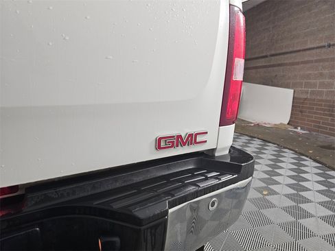 Used 2011 GMC Sierra 3500 SLT w/ SLT Convenience Package image 18