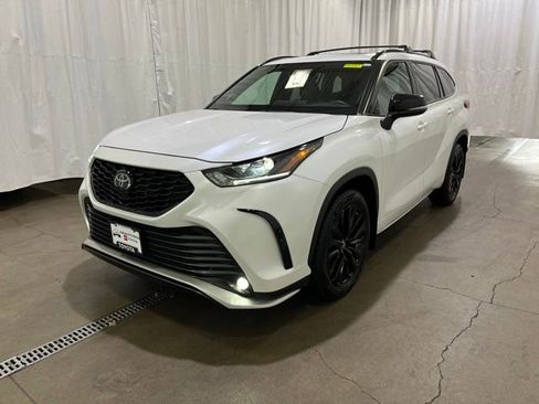Certified 2024 Toyota Highlander XSE AWD/4WD image 8