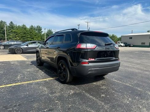 Used 2020 Jeep Cherokee Latitude Plus AWD/4WD image 3