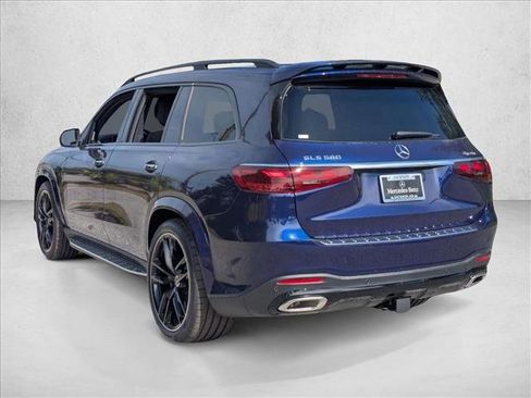New 2026 Mercedes-Benz GLS 580 4MATIC image 9