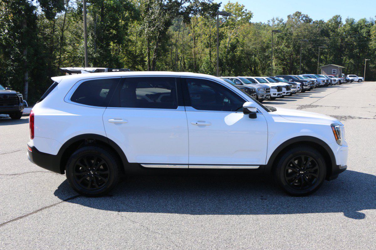 Used 2022 Kia Telluride SX w/ Nightfall Edition Package AWD/4WD image 9